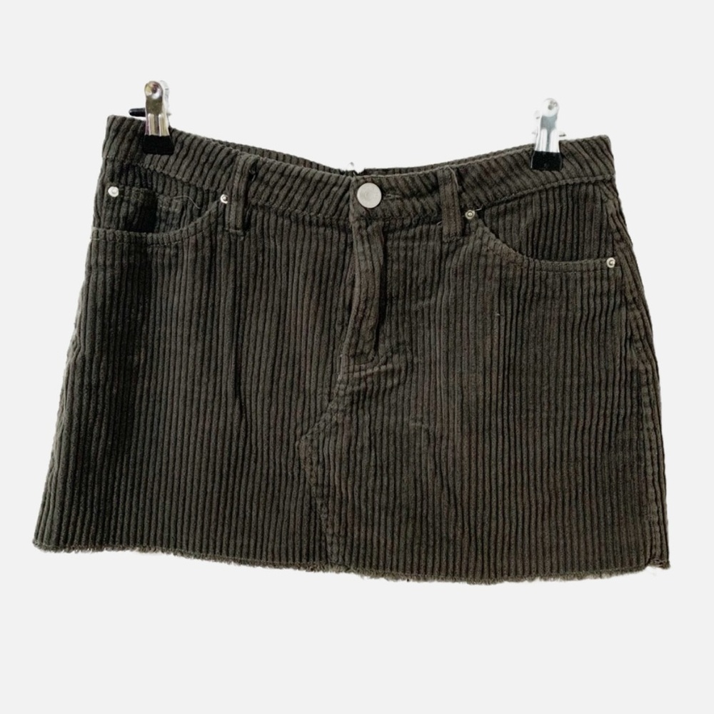 BDG Urban Outfitters Wide Wale Corduroy Mini Skirt Pockets Belt Loops Raw Hem